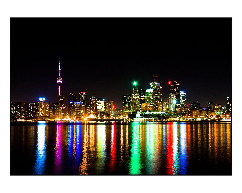 Skyline de Toronto la nuit - immigration Canada